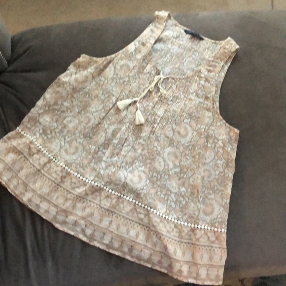 American Eagle beige sleeveless tassel top. Medium - Picture 1 of 6